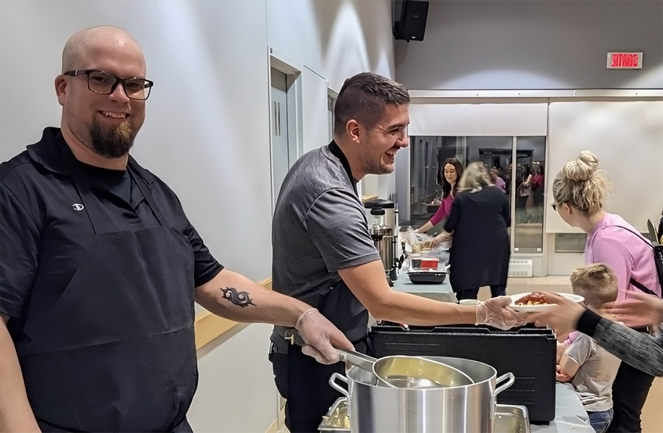 les membres de l'équipe lors d'un service